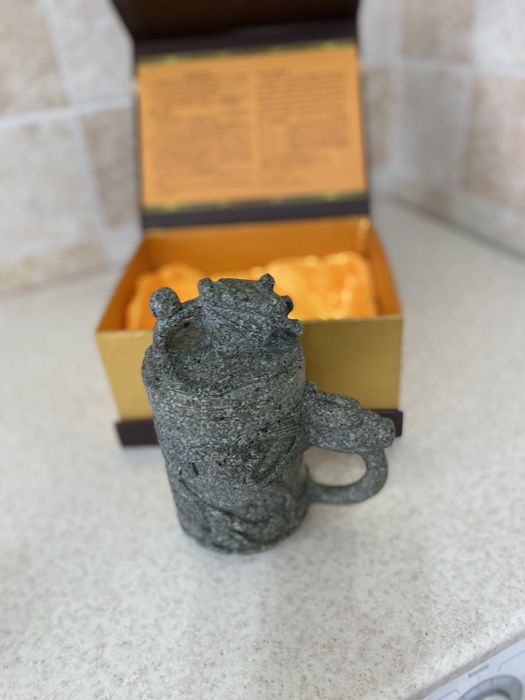 Сувенир . Из полудрагоценного  материала