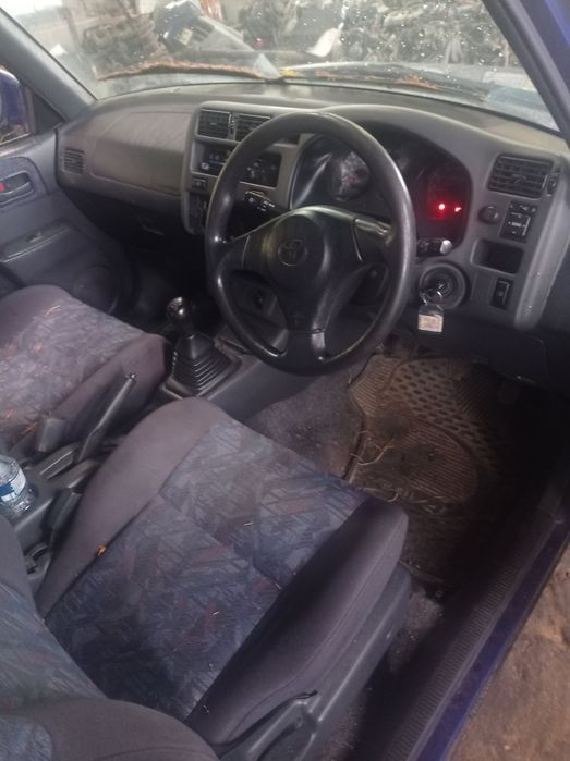 Toyota Rav4 2.0i ръчка
