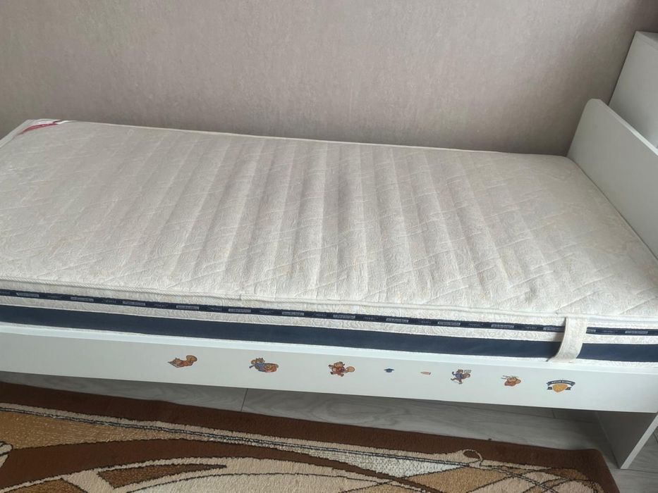 Продам кровать полуторку, в отличном состоянии