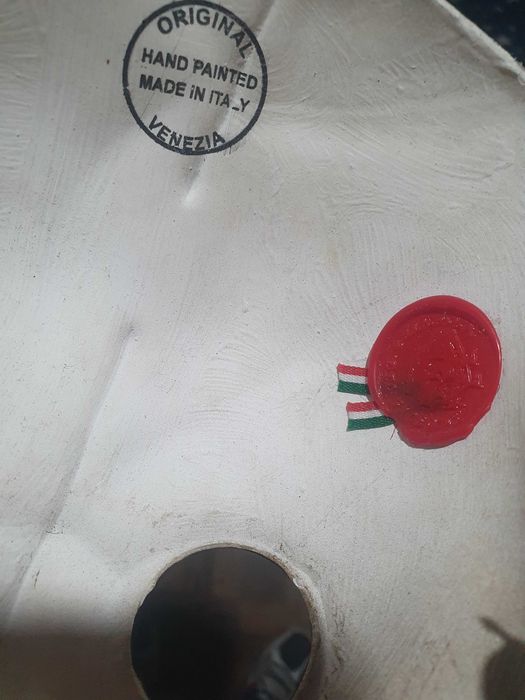 Vand masca de colectie