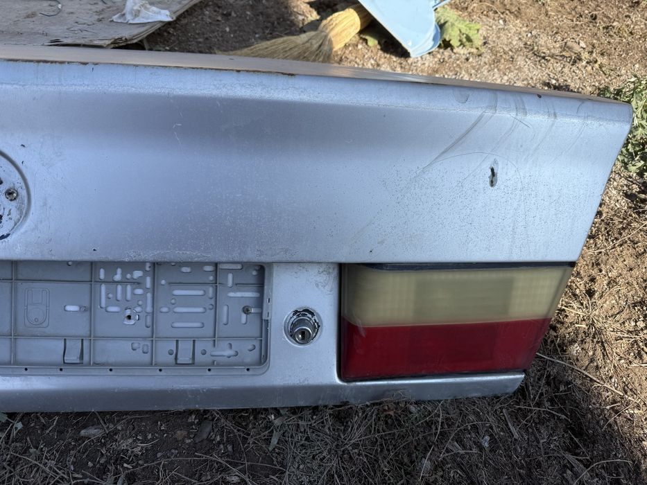 Крышка богажника