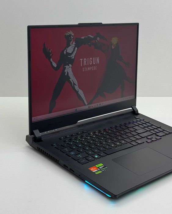 Asus ROG Strix Scar 17 — Ryzen 9 7945HX / RTX 4090 16GB / DDR5 32GB /