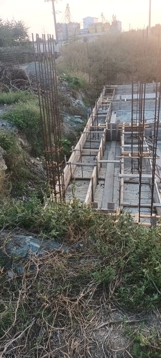 Vând teren ..în localitatea lumina..