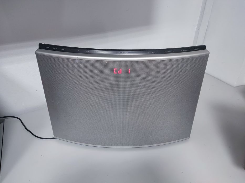 CD player Bang Olufsen Beosound 1 cu CD Radio Aux antena motorizata