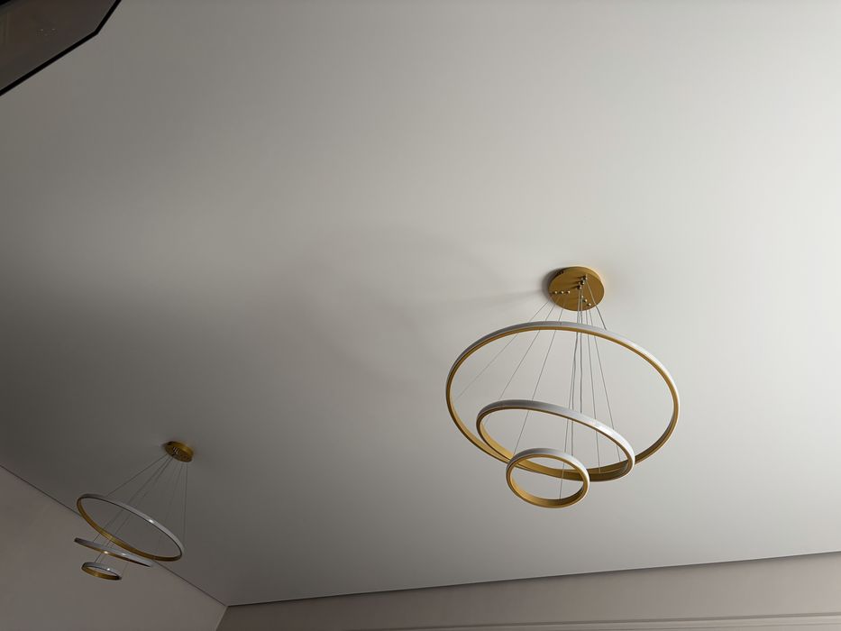 Люстра круглая.  2 шт