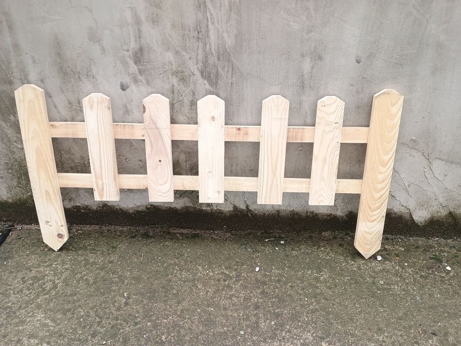 Продавам декоративна дървена ограда