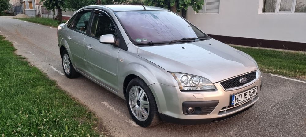 Ford Focus 1.6 benzina GHIA -Recent inmatriculat