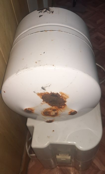 Накопитель воды для фильтра.