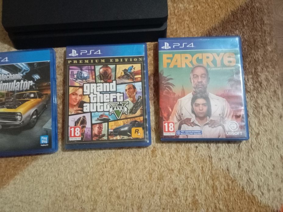 Плейстейшън 4 слим