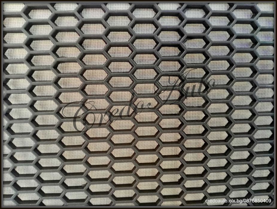 Ситна/Едра шарка Pvc тунинг мрежа за броня " пчелна пита"120х40см.
