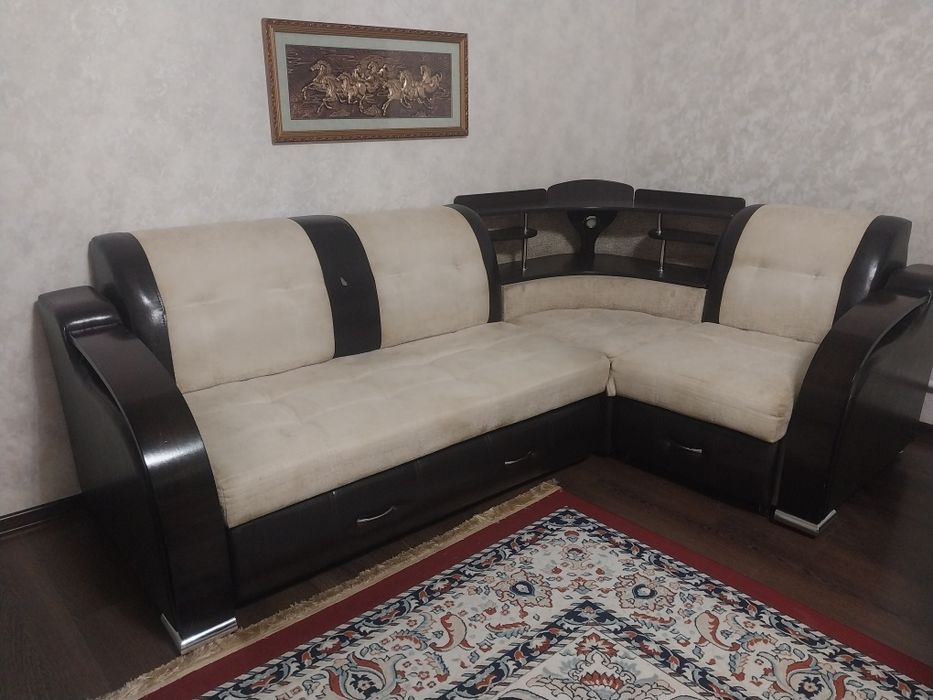 Продам Шифанер Сервант Диван кресло Стол