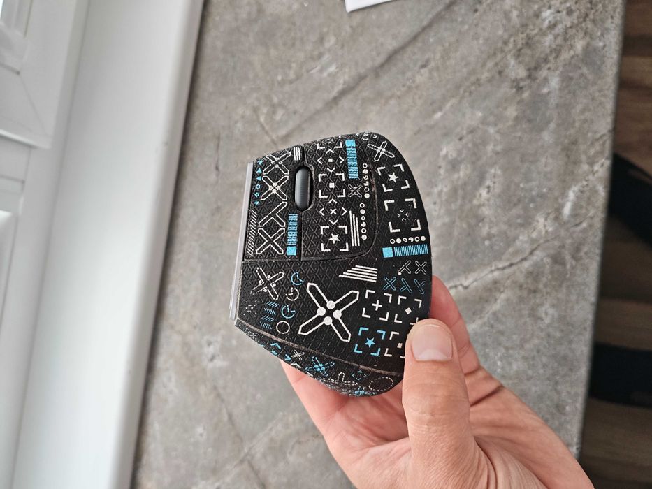 Logitech MX Vertical ергономична безжична мишка с Bluetooth и USB приемник