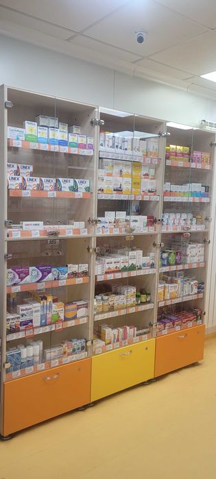 Vand mobilier farmacie