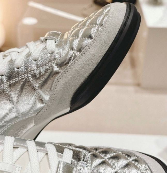 Кроссовки новые