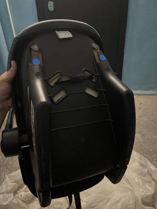 Продам автолюльку.