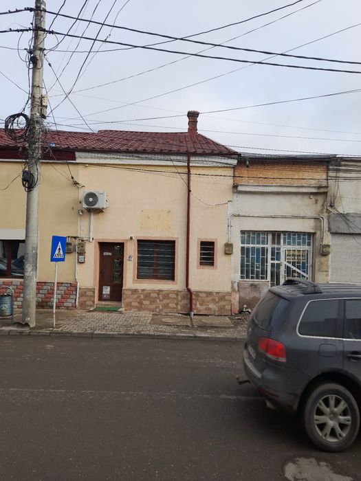 Vand spatiu comercial in zona centrala