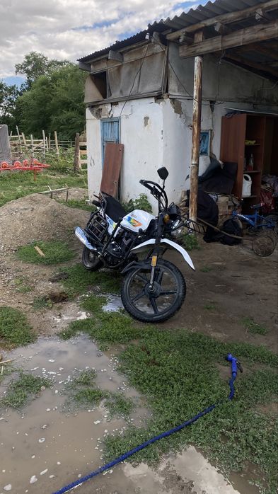 Мотоцикл 200куб белый цвет