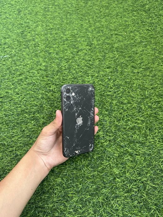 Продам iPhone 11 64GB