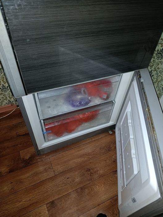 Холодильник в хорошем состояние