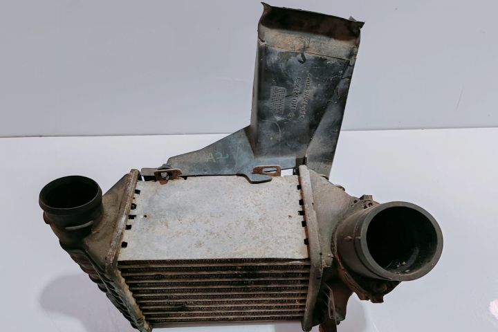 Radiator Intercooler 1H0145805 Volkswagen VW Golf a 3-a generatie