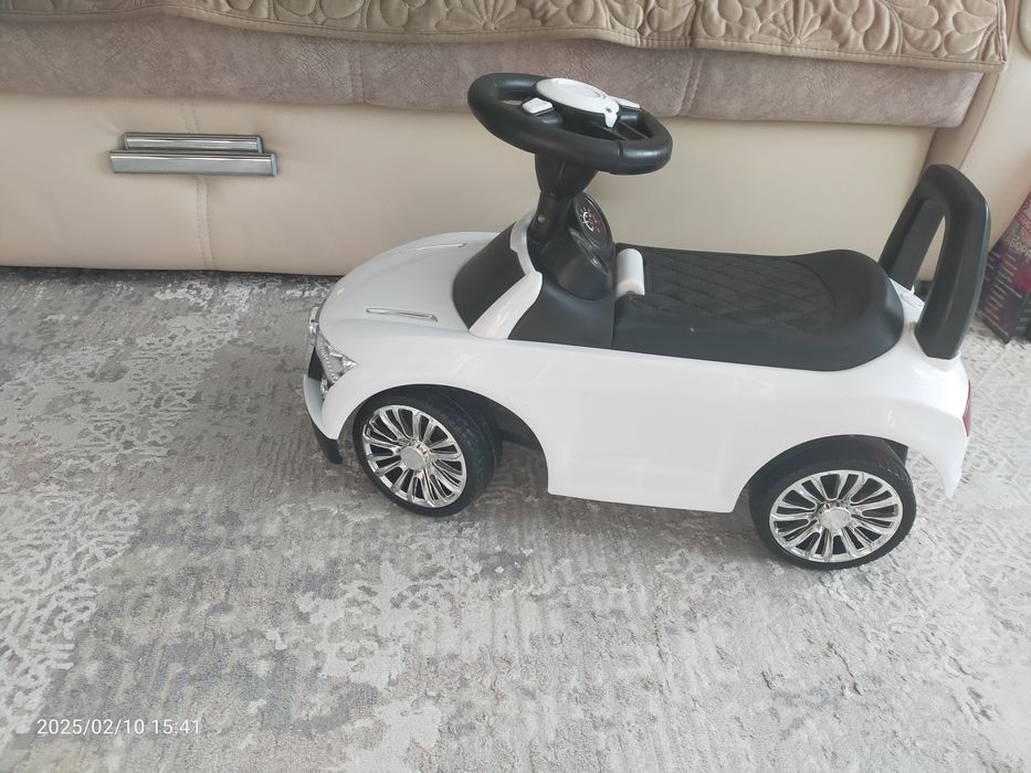 Детская машина в отличном состоянии.