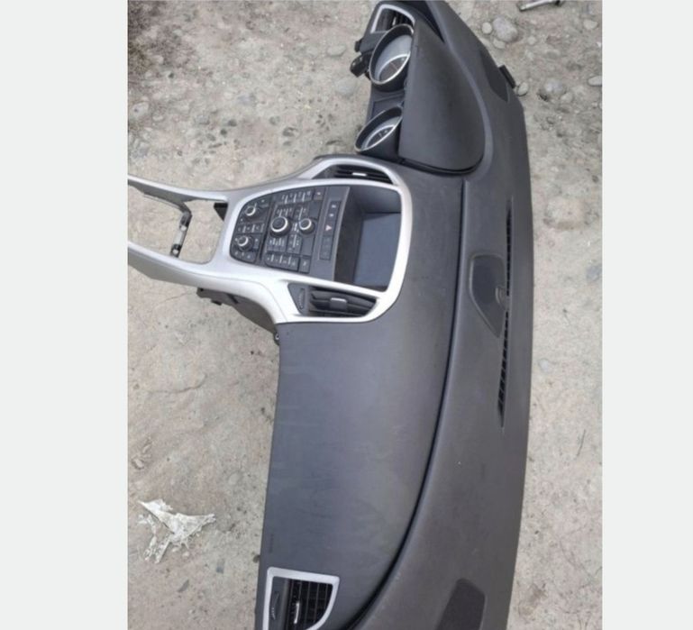 Plansa Bord Opel Astra J completă