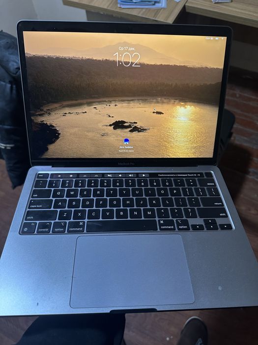 Macbook pro m2 8/256