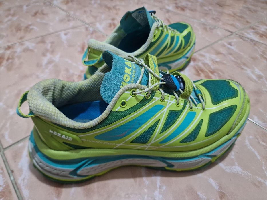 Adidasi Hoka mărimea 38