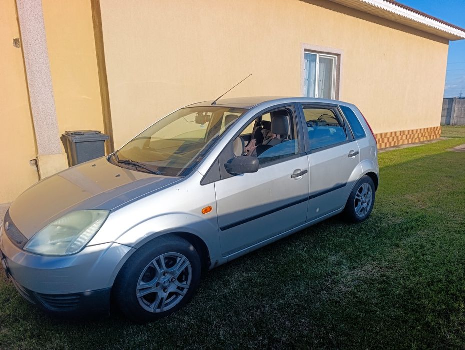 Vand ford fiesta benzina/GPL