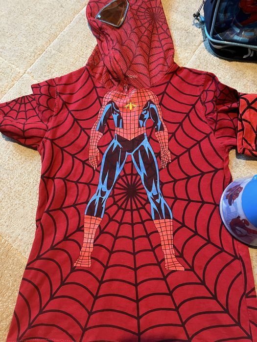 Сет 2 блузи spiderman, лампа и прожектор spiderman и чанта spiderman
