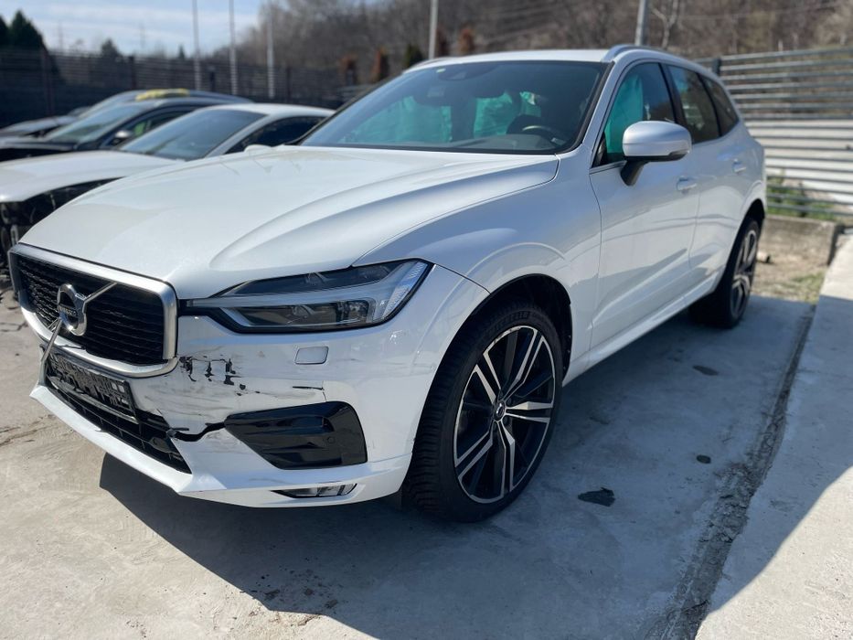 Volvo XC60 2.0d biturbo 235cp automat fab 2018 R-desing Euro6. Avariat