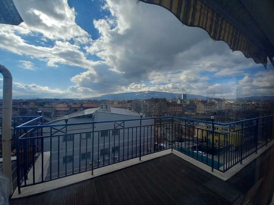 Дава се под наем Двустаен апартамент в София, Център - 210 кв.м за 947.58 € - Снимка #9