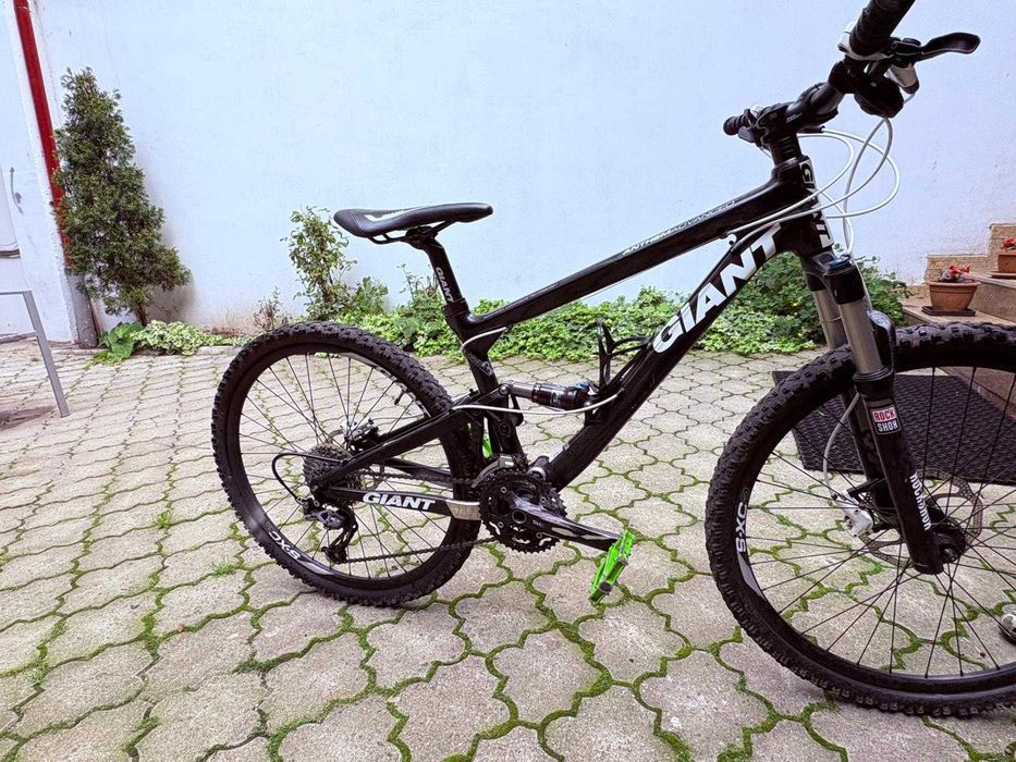 Bicicleta Giant full suspension