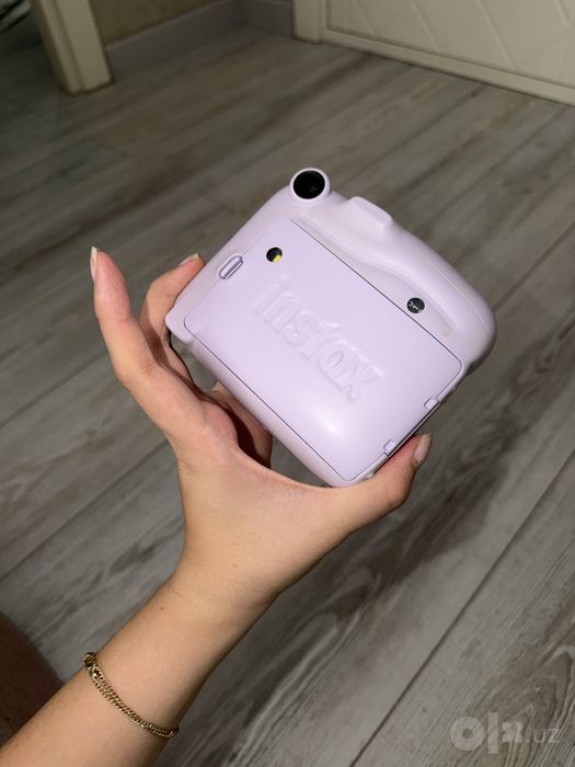 Instax mini 11 фиолетового цвета