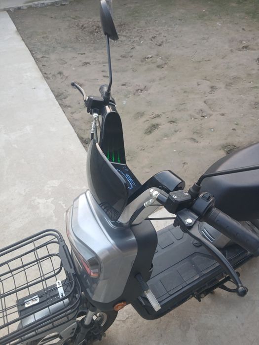 Skuter sotiladi holati yaxshi