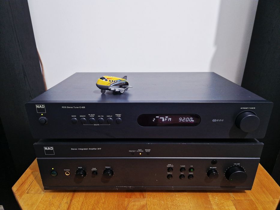 NAD 317 + NAD C425 Sunet Audiophile Putere si Calitate