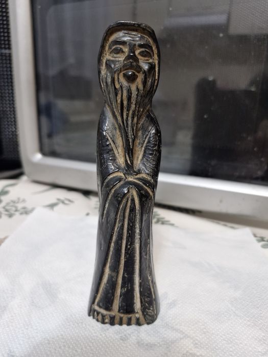 Statueta chinezeasca veche din bachelită neagră - intelept (Confucius)