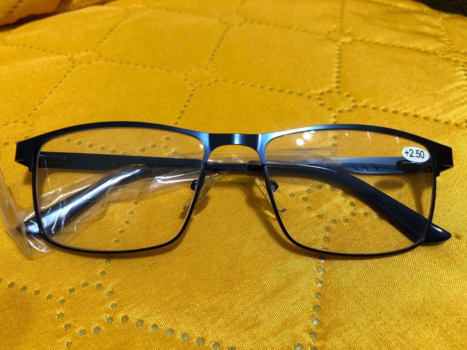 Очила с метални рамки и диоптър +2.25  и + 2.50