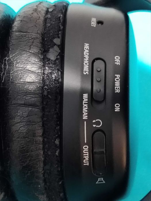 SONY Walkman NWZ-WH303 , căști cu MP3, 4 GB.