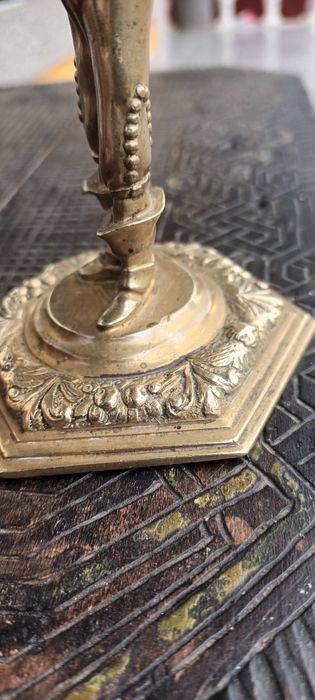 Statuie veche din Bronz