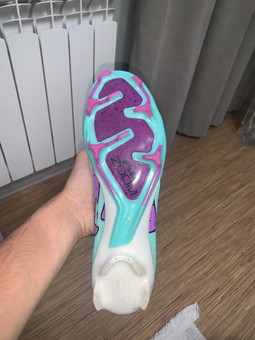 Бутсы футбольные