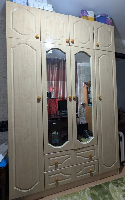 Продам шифоньер 4 дверный