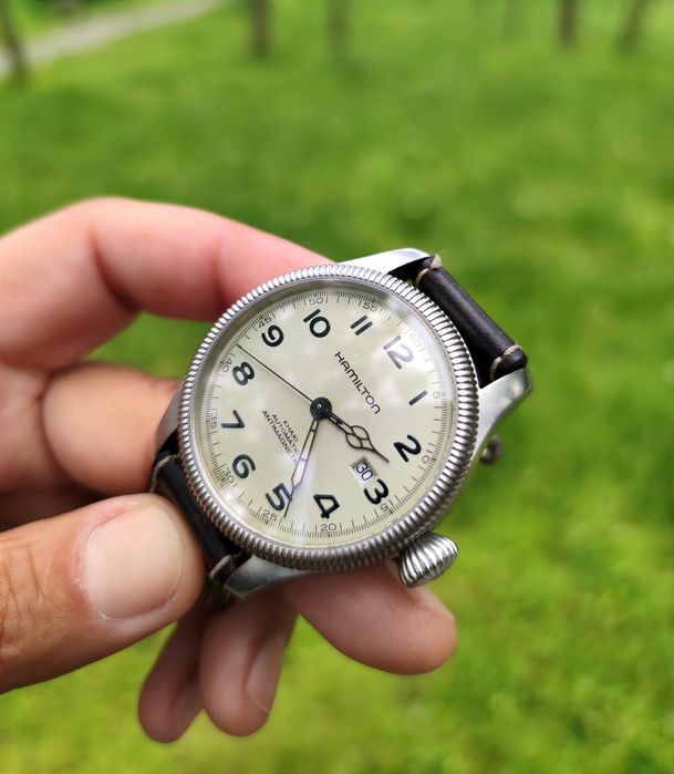 hamilton khaki field pioneer