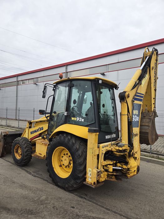 Buldoexcavator komatsu  WB 93 R AN 2011