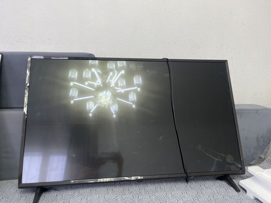 Телевизор LG- в хорошем состояние,на запчасть