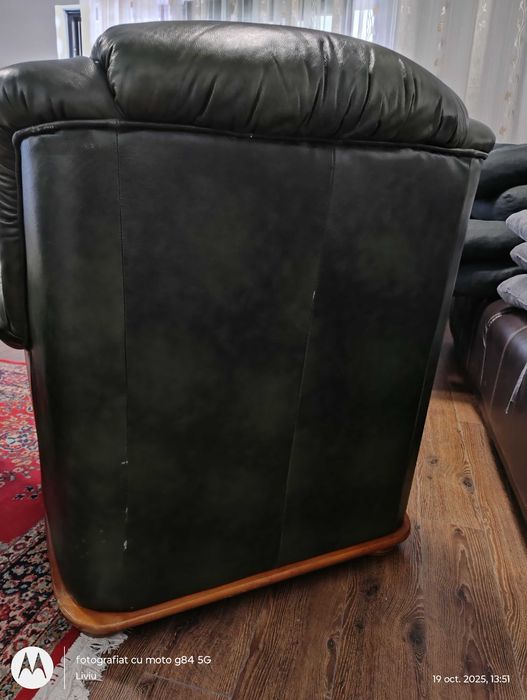 Set canapea piele veritabila+ doua fotolii