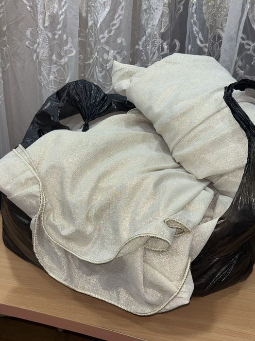 Блестящий красивый тюль