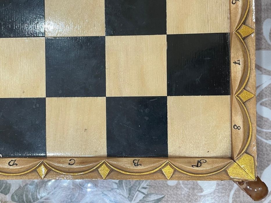 Продам шахматы в отличном состояние