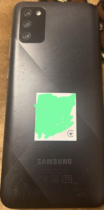 Два смартфона Samsung A02s и Redmi 9T