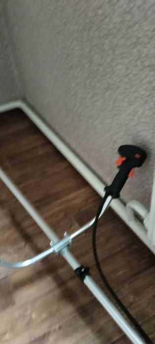 Продам триммер бензиновый